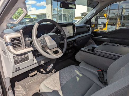 Used 2026 Ford F250 XLT w/ XLT Premium Package AWD/4WD image 3
