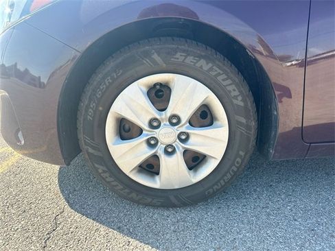 Used 2017 Kia Forte LX image 33