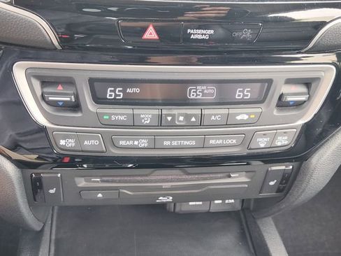 Used 2021 Honda Pilot Touring image 14