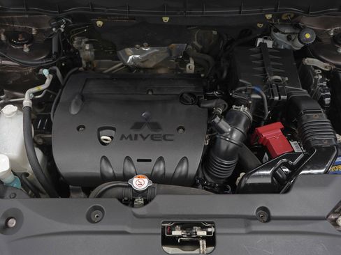 Used 2017 Mitsubishi Outlander Sport ES image 29