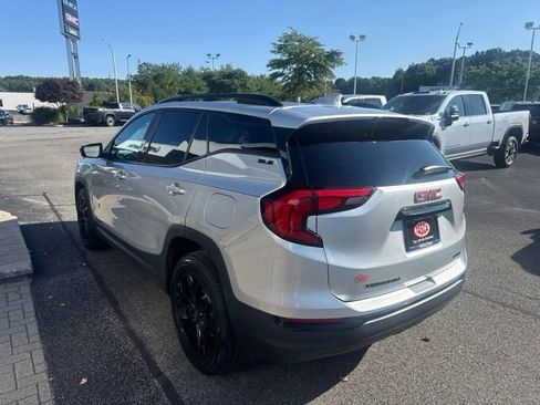 Used 2021 GMC Terrain SLE w/ Driver Convenience Package AWD/4WD image 5