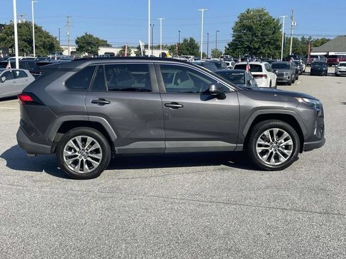 Used 2022 Toyota RAV4 XLE Premium FWD image 8