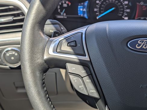 Used 2015 Ford Edge Titanium w/ Technology Package image 25