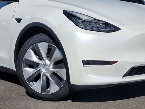 Used 2021 Tesla Model Y Long Range AWD/4WD image 9