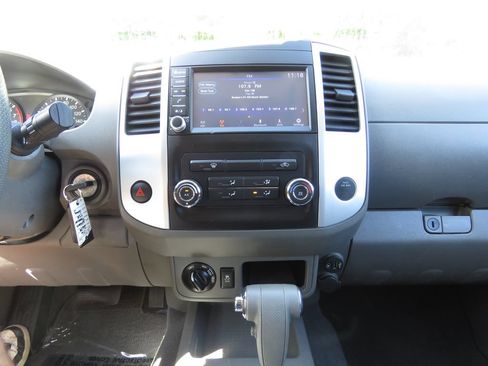 Used 2019 Nissan Frontier SV AWD/4WD image 25