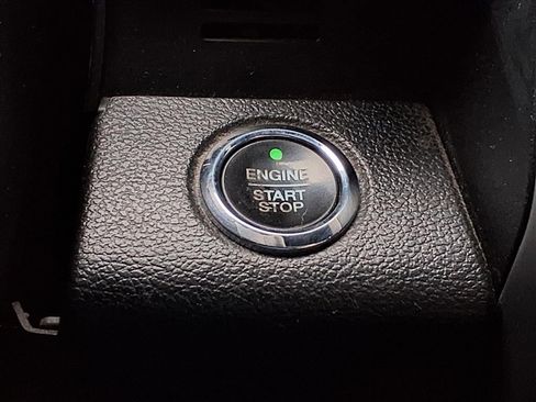 Used 2016 Ford F150 Platinum w/ Equipment Group 701A Luxury image 19