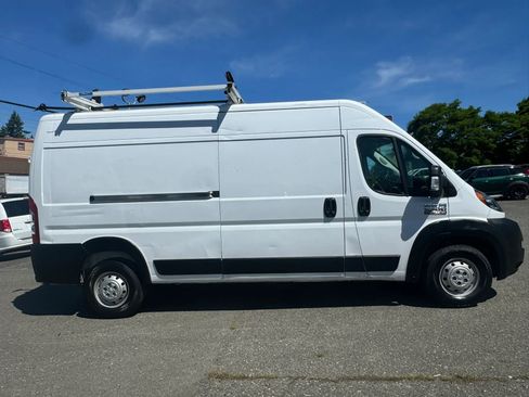 Used 2021 RAM ProMaster 2500 FWD image 4