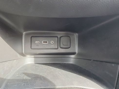 Certified 2022 Chevrolet Equinox RS FWD image 18