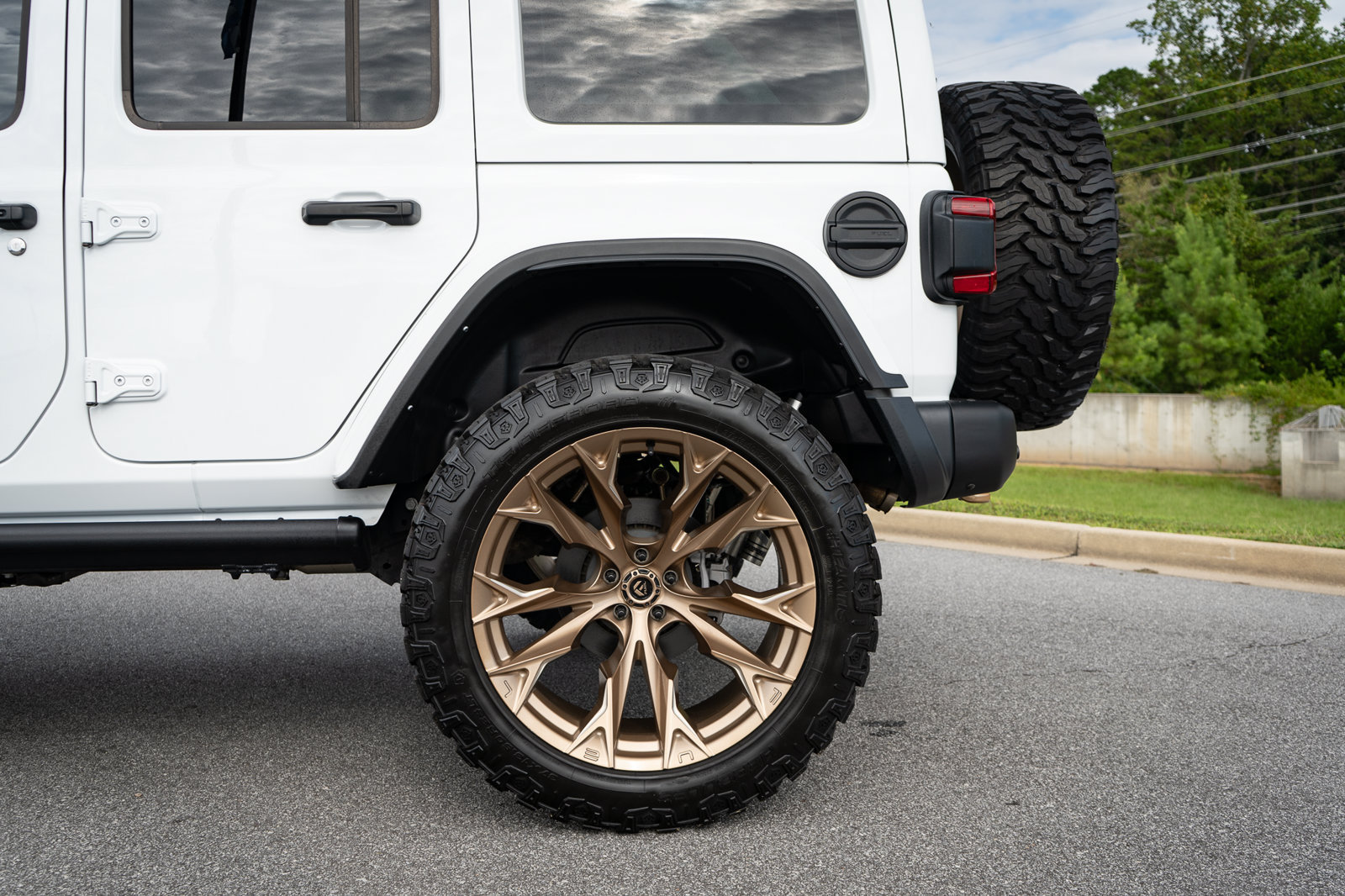 Used 2024 Jeep Wrangler Unlimited Rubicon 392 AWD/4WD image 16