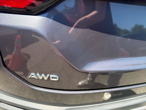 Used 2023 Honda Pilot Touring image 9