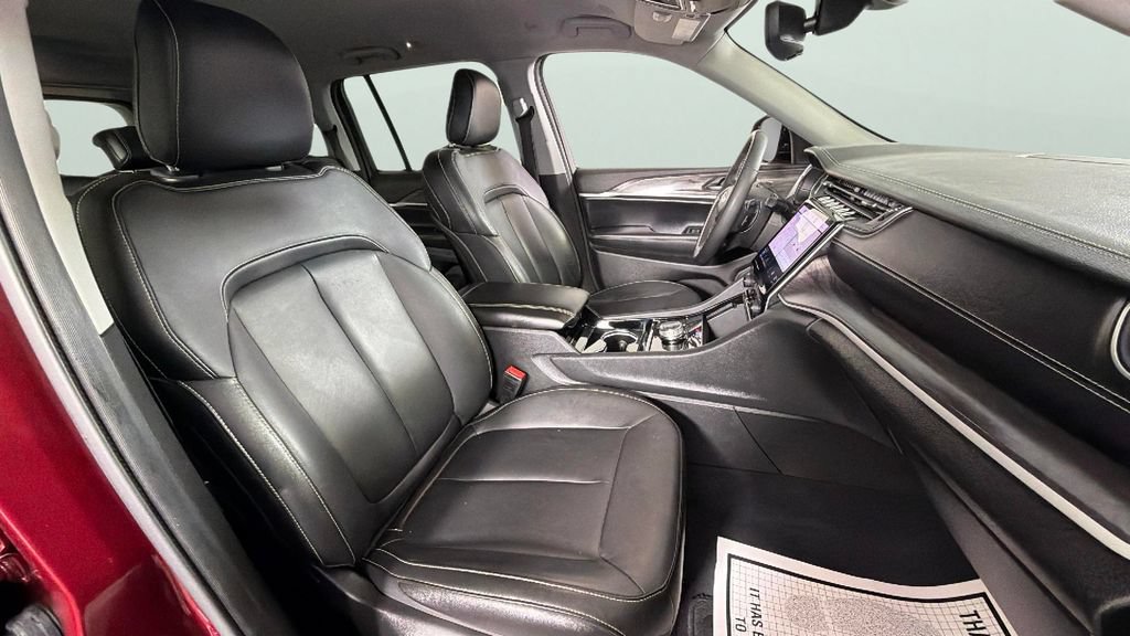 Used 2023 Jeep Grand Cherokee Limited w/ Black Appearance Package RWD image 33