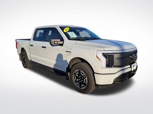 Used 2023 Ford F150 Lightning XLT image 3