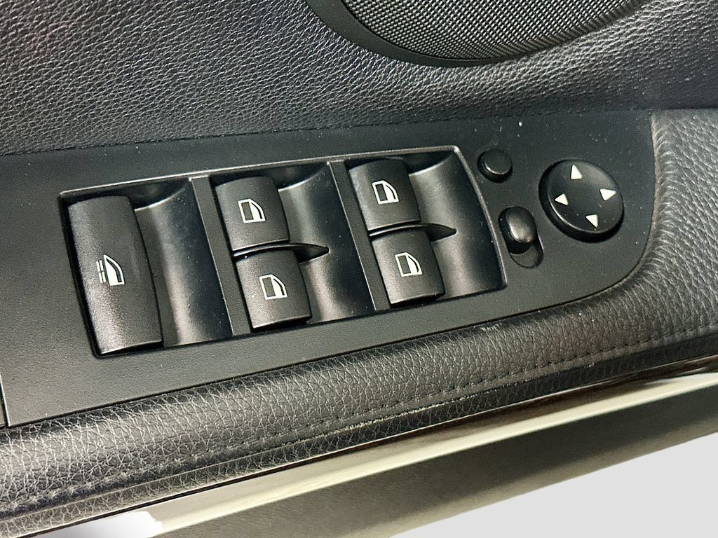 Used 2013 BMW 335i Convertible RWD image 19