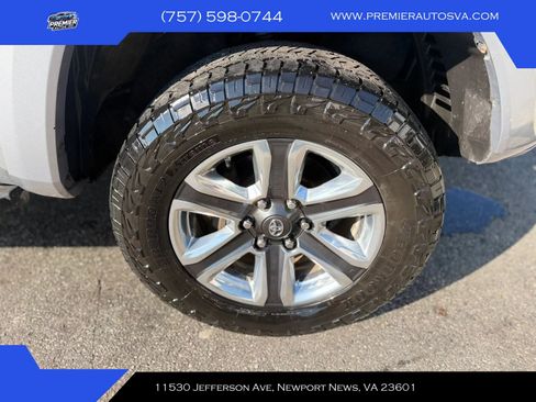 Used 2016 Toyota Tacoma Limited w/ Towing Package AWD/4WD image 10