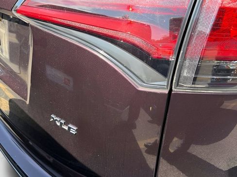 Used 2017 Toyota RAV4 XLE FWD image 9