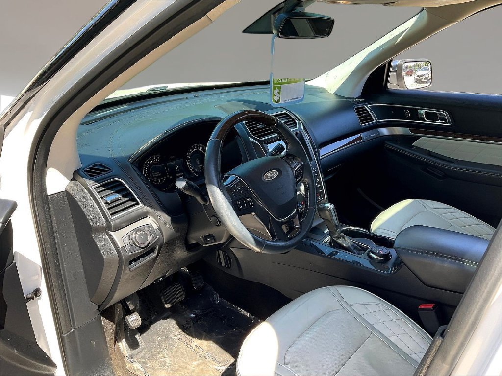 Used 2017 Ford Explorer Platinum AWD/4WD image 17