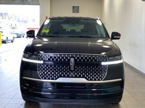 New 2026 Lincoln Navigator Premiere image 10