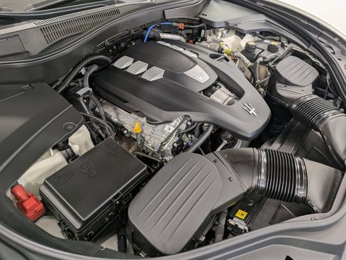 Used 2024 Maserati Levante GT Ultima image 30