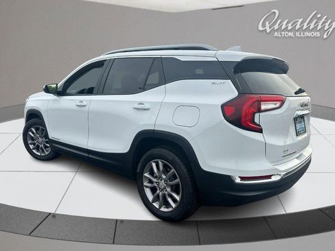 Used 2023 GMC Terrain SLT image 8