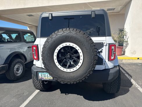 Used 2022 Ford Bronco Outer Banks image 4