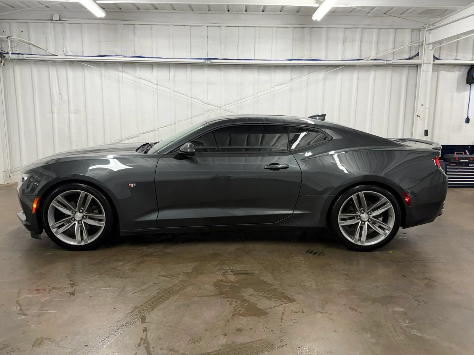 Used 2018 Chevrolet Camaro LT RWD image 7