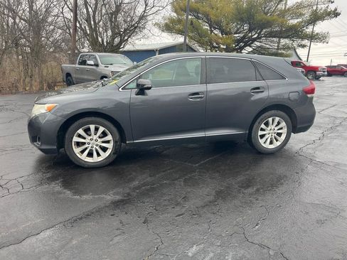 Used 2013 Toyota Venza LE image 2