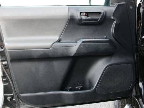 Used 2019 Toyota Tacoma SR image 14