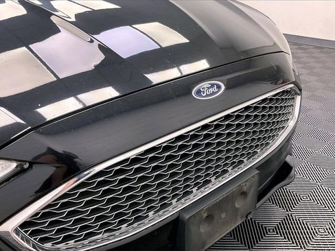 Used 2019 Ford Fusion Titanium image 26