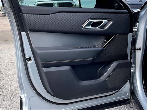 Used 2021 Land Rover Range Rover Velar R-Dynamic S image 17