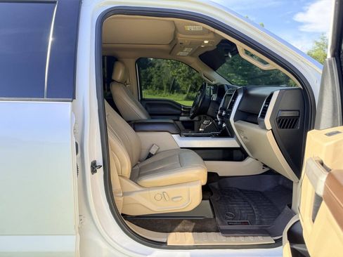 Used 2018 Ford F150 Lariat w/ Equipment Group 502A Luxury AWD/4WD image 19