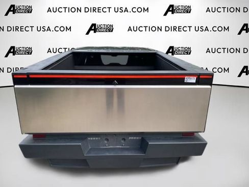 Used 2025 Tesla Cybertruck AWD Crew Cab image 5