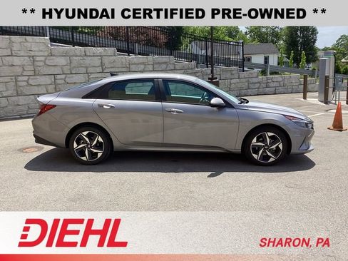 Used 2023 Hyundai Elantra SEL w/ Convenience Package FWD image 8