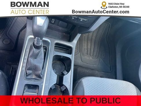 Used 2017 Ford Escape SE w/ SE Cold Weather Package AWD/4WD image 12
