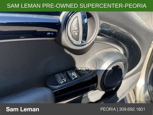 Used 2017 MINI Cooper Convertible image 9