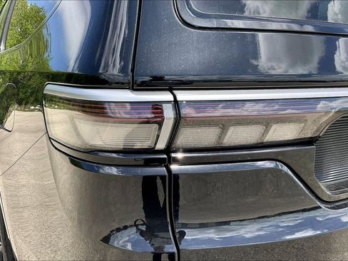 New 2026 Jeep Grand Wagoneer L 4WD w/ Premium Group I image 14
