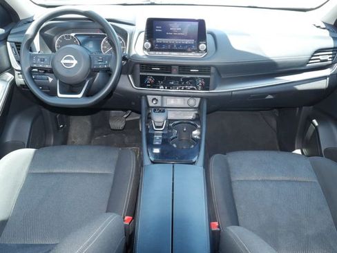 Used 2024 Nissan Rogue SV FWD image 5
