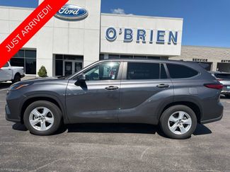 Used 2023 Toyota Highlander L FWD video 1