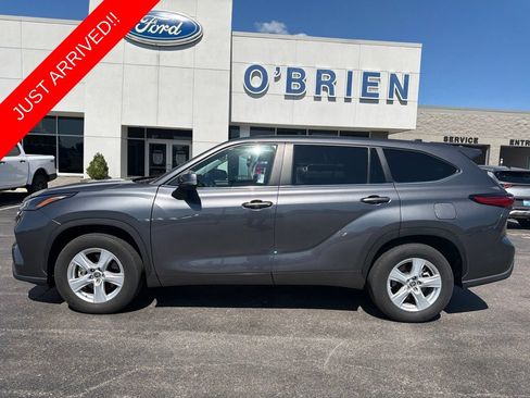 Used 2023 Toyota Highlander L FWD image 1