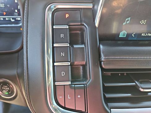 Used 2022 Chevrolet Tahoe LT w/ Luxury Package RWD image 21