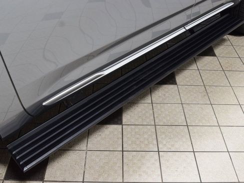 Used 2023 Cadillac Escalade Premium Luxury Platinum image 29