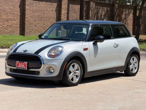 Used 2016 MINI Cooper 2-Door Hardtop FWD image 8
