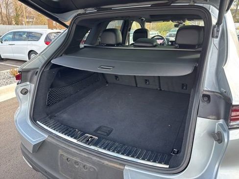 Used 2024 Porsche Cayenne w/ Premium Package image 12