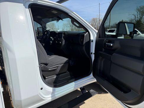 Used 2022 GMC Sierra 3500 Pro w/ Convenience Package AWD/4WD image 16
