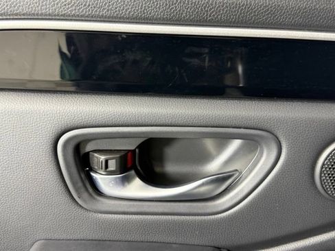 Used 2025 Honda Pilot Touring image 25