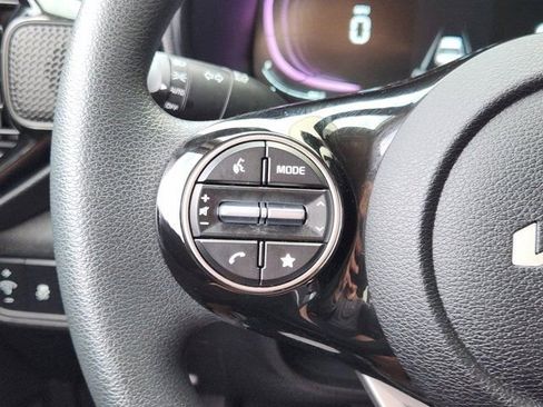 Used 2025 Kia Soul S image 28