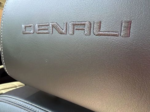 Used 2017 GMC Sierra 1500 Denali w/ Denali Ultimate Package AWD/4WD image 21