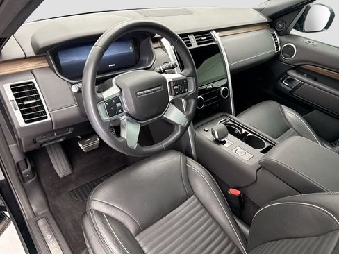 Used 2024 Land Rover Discovery Dynamic SE AWD/4WD image 9