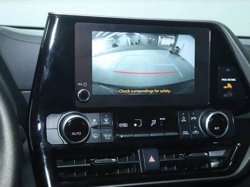 Used 2023 Toyota Highlander L FWD image 29