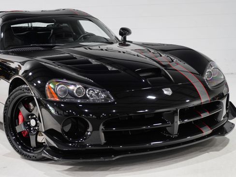Used 2010 Dodge Viper ACR RWD image 24