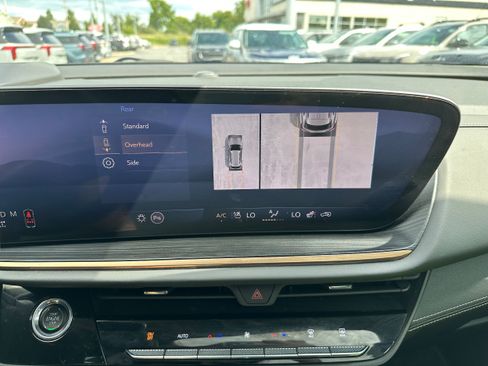 Used 2024 Buick Envision Avenir AWD/4WD image 38